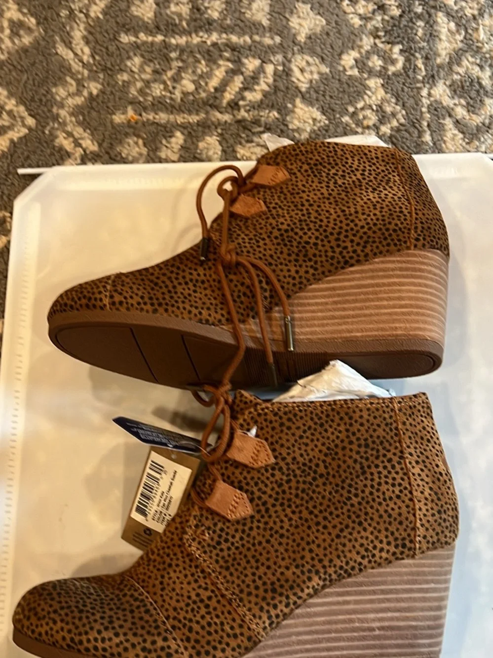 Tom’s Suede Bootys Sz 8